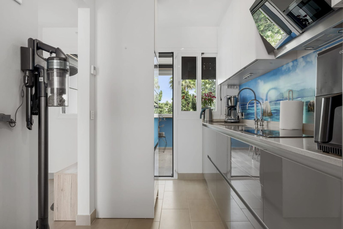 4 Bed Rijtjeshuis in Estepona in Estepona, Woning