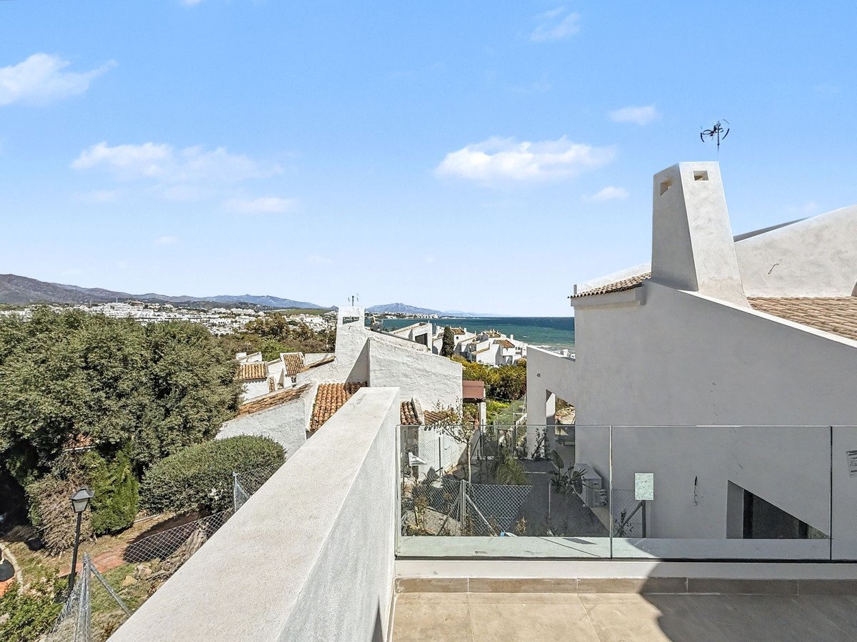 2 Bed Halfvrijstaand Huis in Estepona in Estepona, Halfvrijstaand Huis