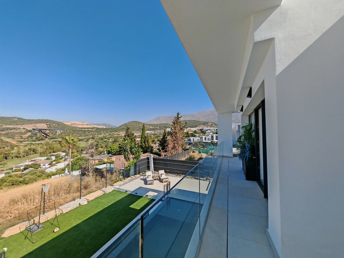 5 Bed فيلا مستقلة in Estepona في Estepona, فيلا منفصلة
