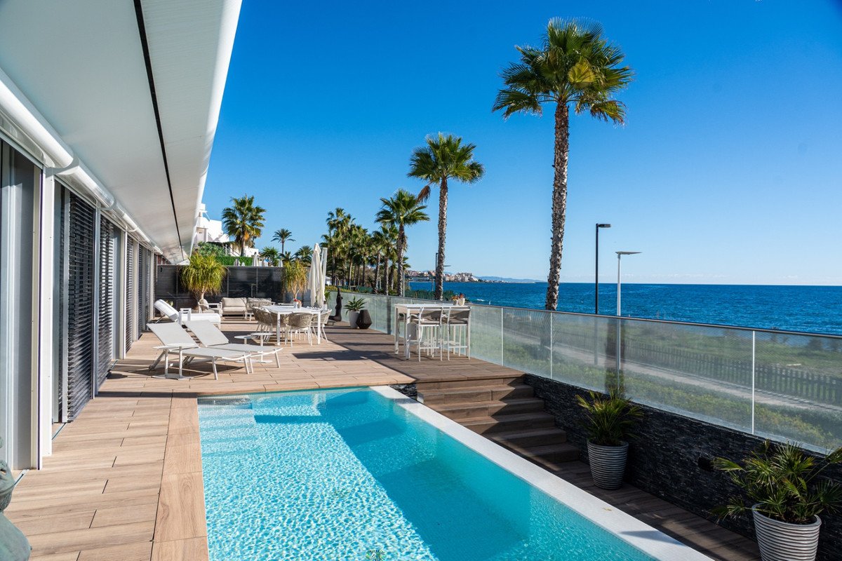 4 Bed Vrijstaande Villa in Estepona in Estepona, Vrijstaande Villa