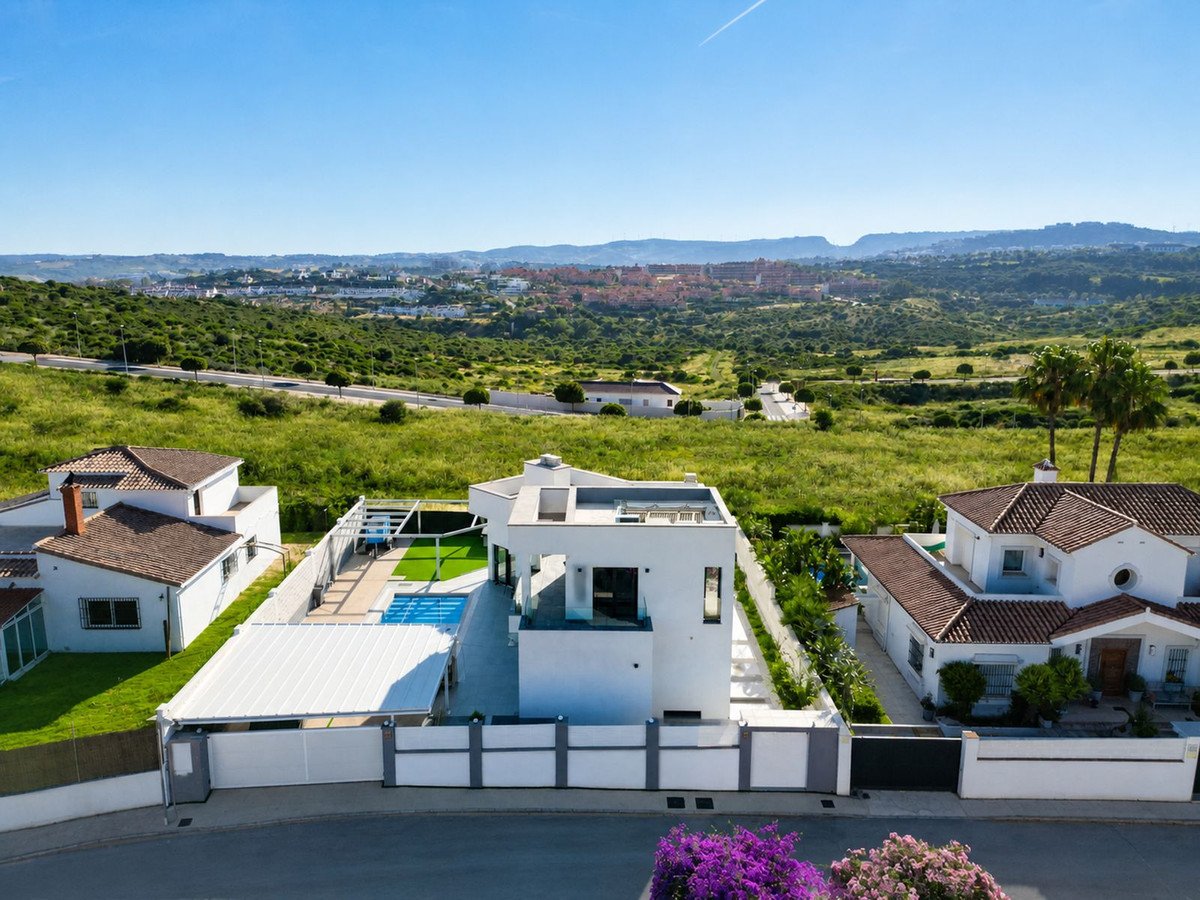 3 Bed Vrijstaande Villa in Estepona in Estepona, Vrijstaande Villa
