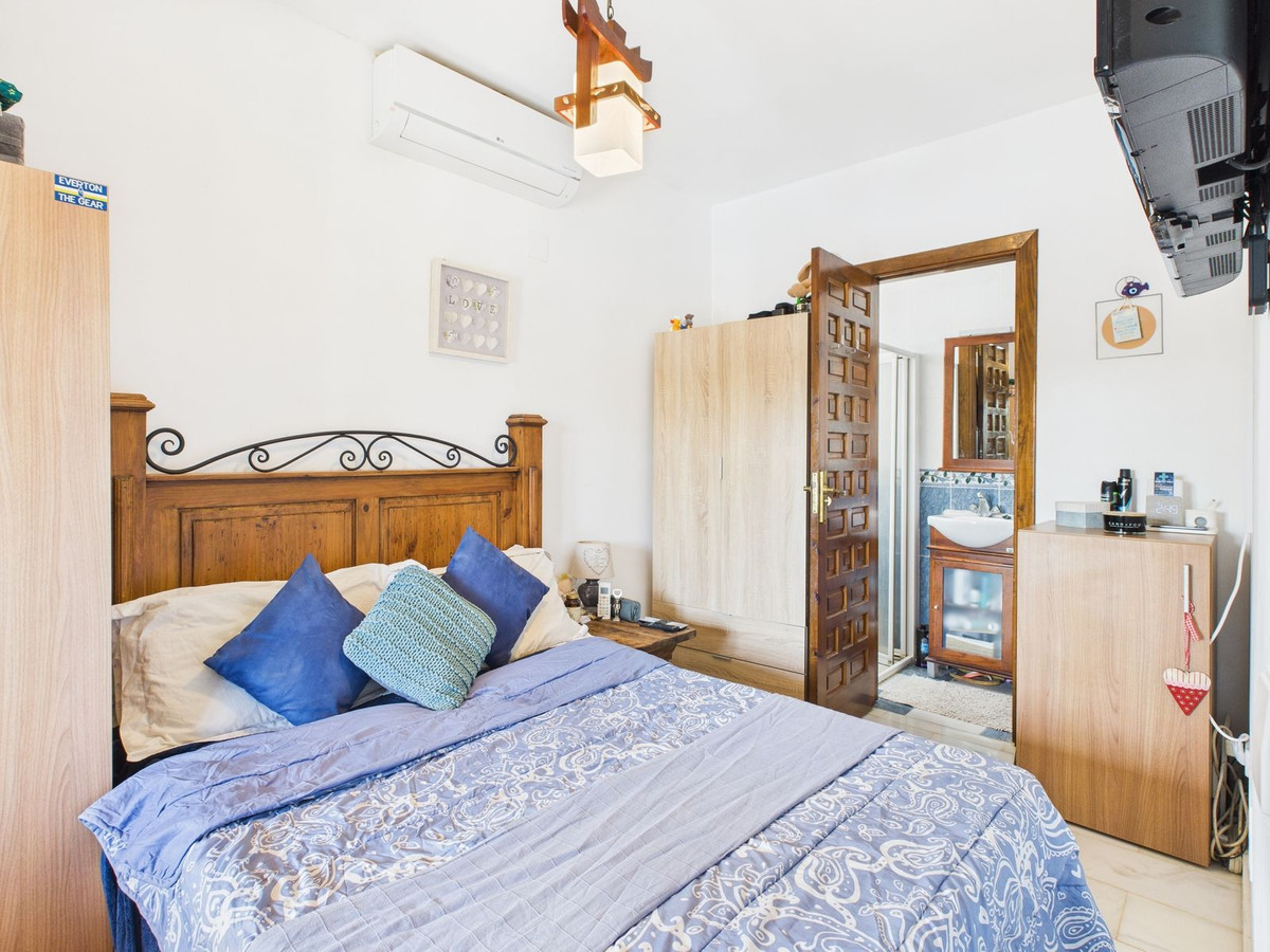 4 Bed Vrijstaande Villa in Estepona in Estepona, Vrijstaande Villa