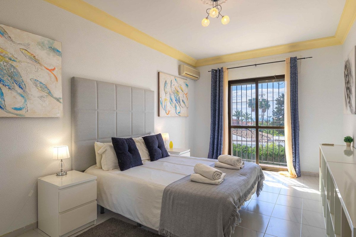 5 Bed Vrijstaande Villa in Estepona in Estepona, Vrijstaande Villa