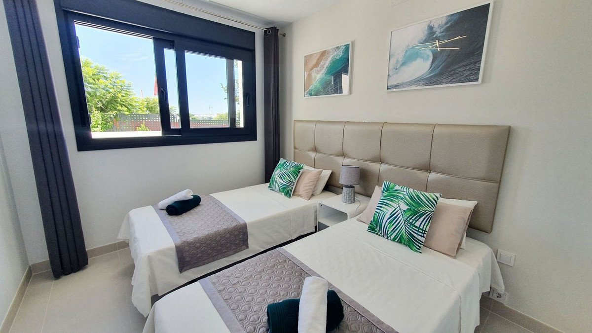2 Bed شقة في الطابق الأرضي in Bel Air في Bel Air, شقة