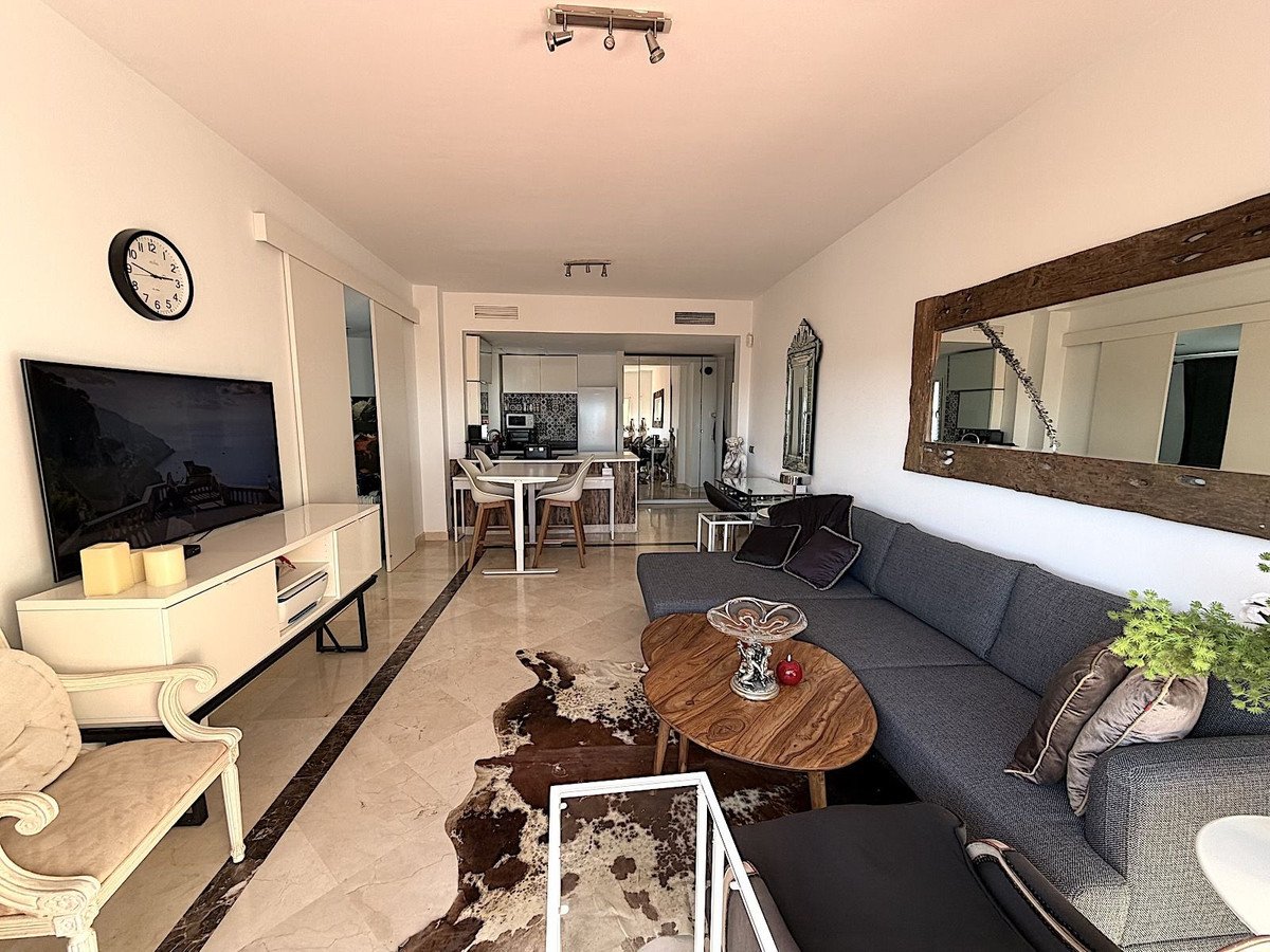 2 Bed شقة في الطابق العلوي in Bel Air في Bel Air, شقة