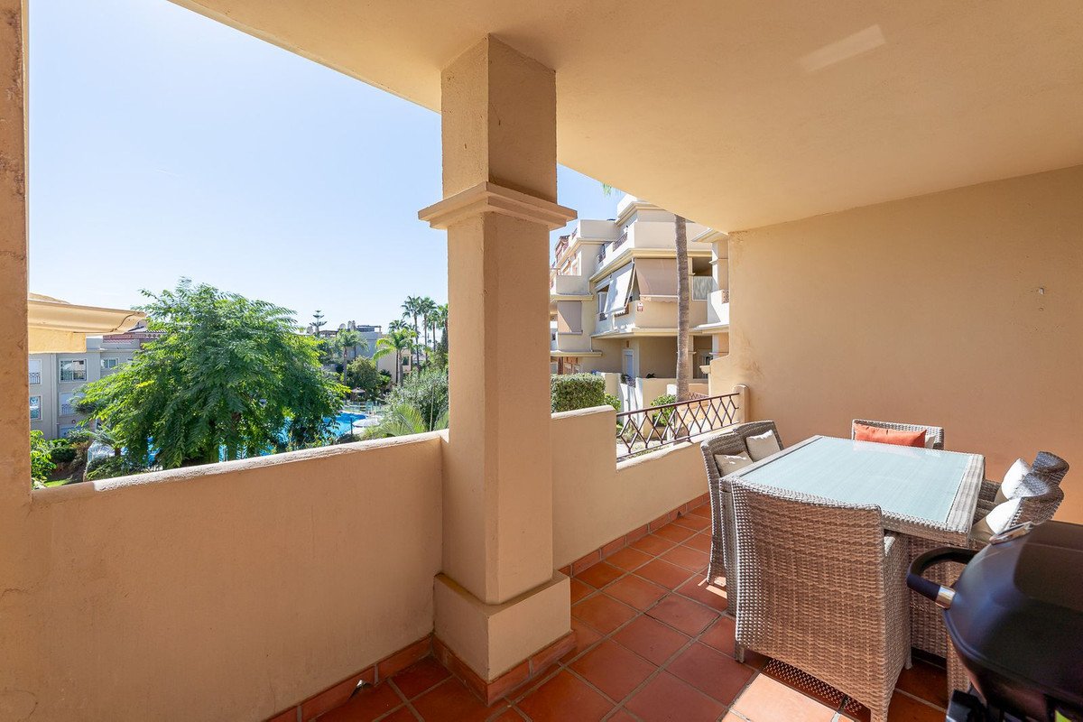 3 Bed Middle Floor Apartment in Bel Air