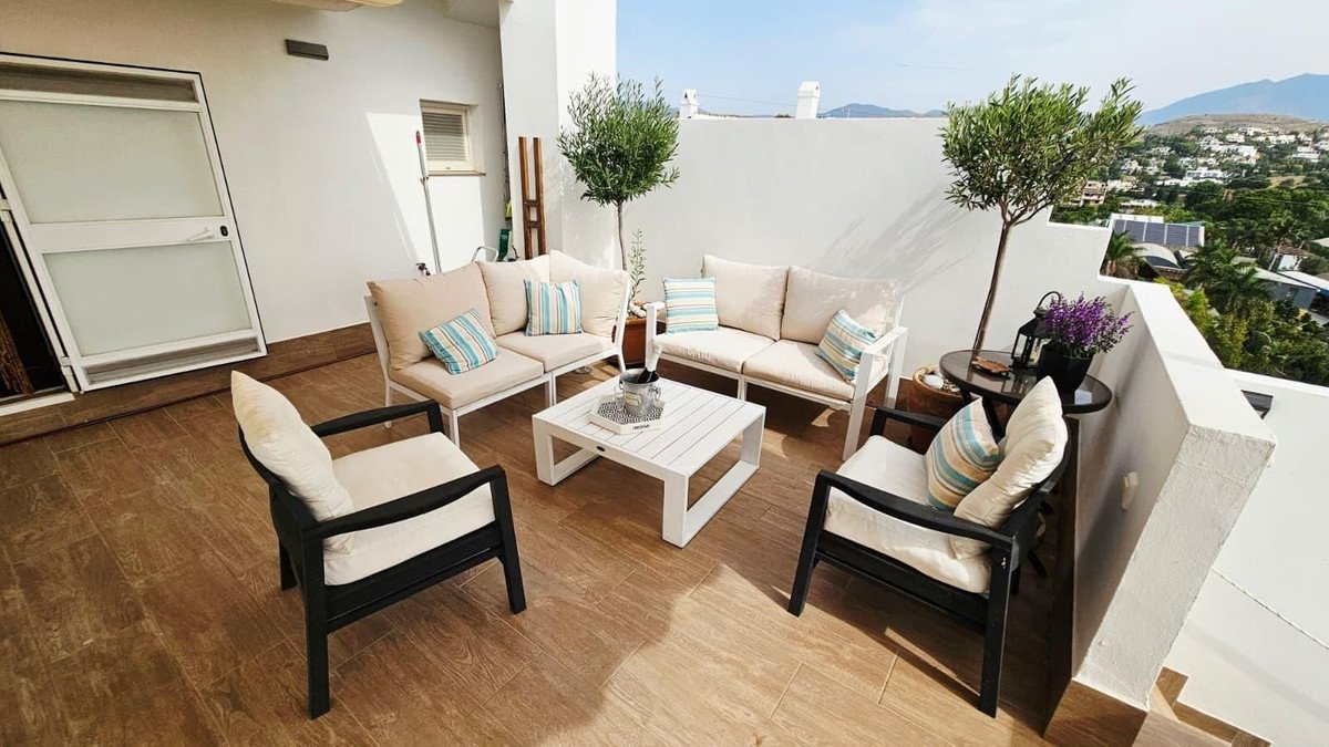 3 Bed Penthouse Duplex in Bel Air in Bel Air, Duplex Penthouse