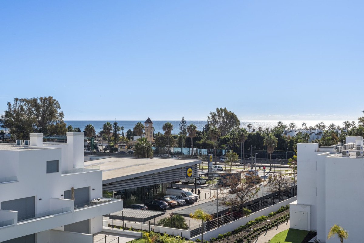 3 Bed Penthouse Duplex in Bel Air in Bel Air, Duplex Penthouse