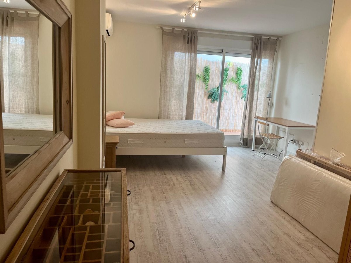 5 Bed Townhouse in Bel Air in Bel Air — Townhouse