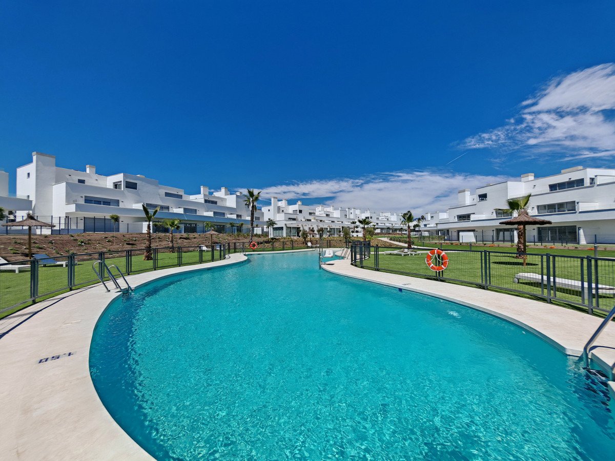 2 Bed شقة في الطابق الأوسط in Cancelada في Cancelada, شقة