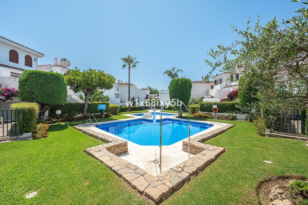 Private villa with swimming pool and well-maintained garden