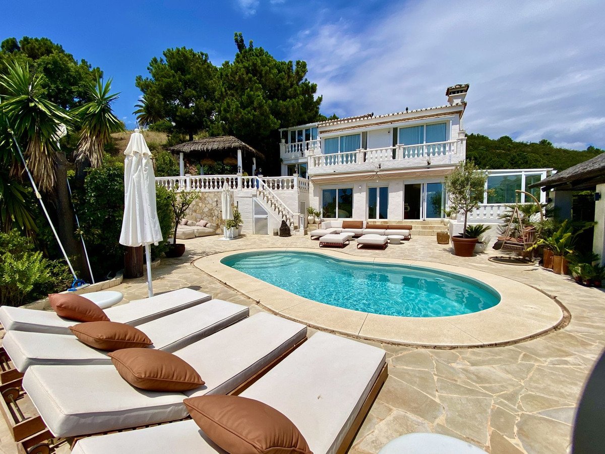 4 Bed Detached Villa in El Padron in El Padron, Detached Villa