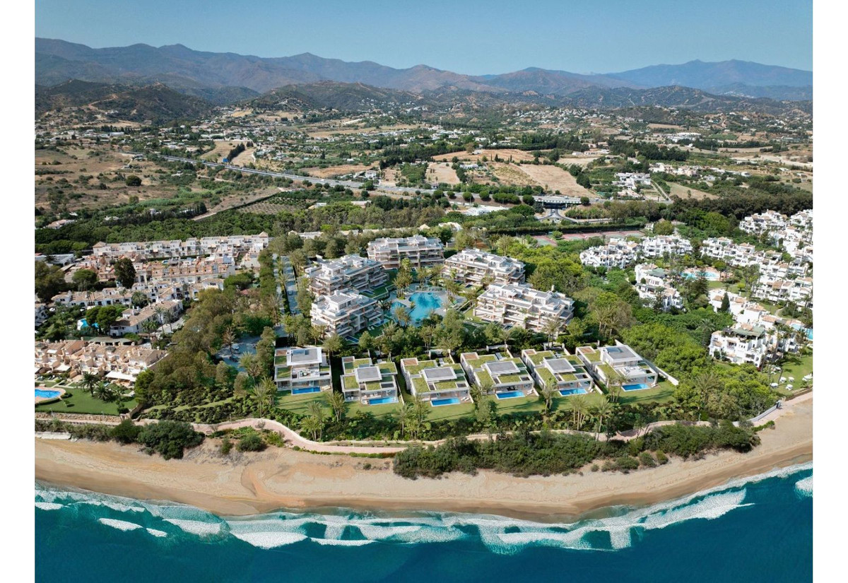 4 Bed Detached Villa in Estepona in Estepona — Detached Villa