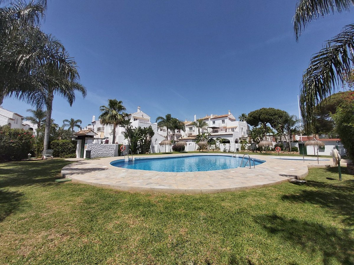 2 Bed Ground Floor Apartment in El Paraiso in El Paraiso, Apartment