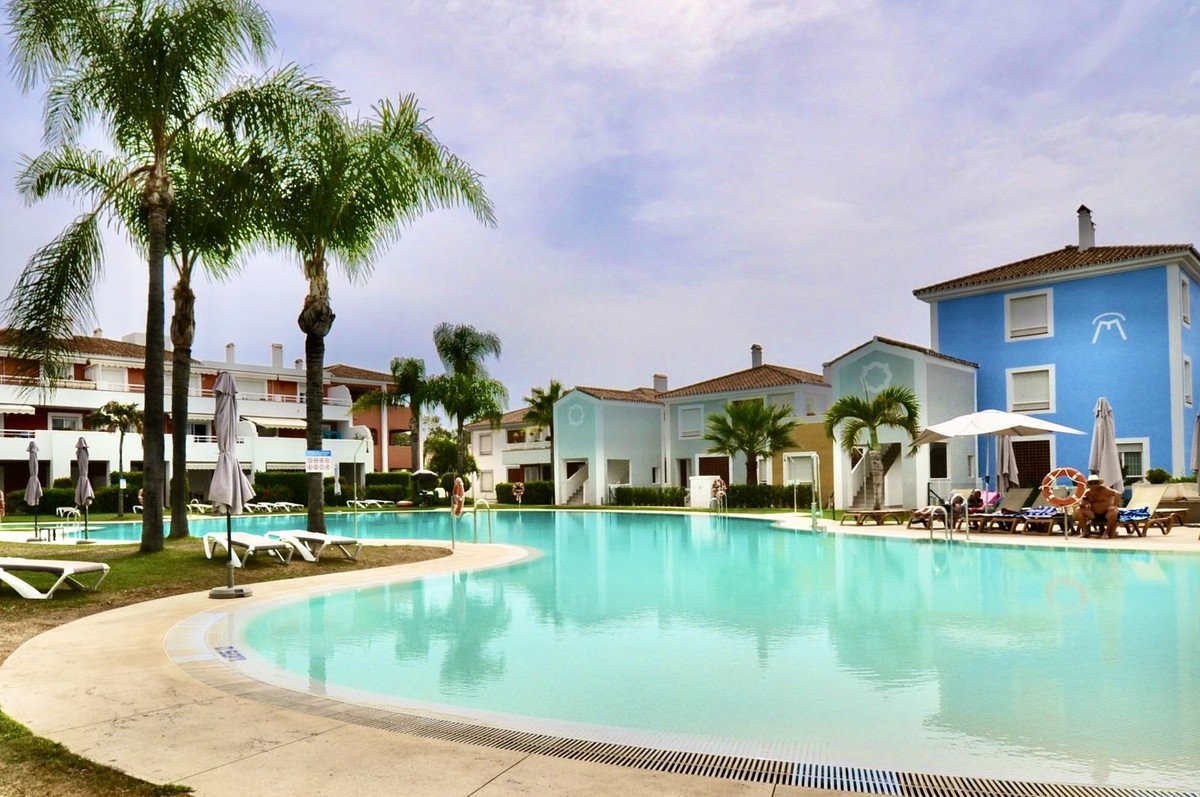 2 Bed Ground Floor Apartment in El Paraiso in El Paraiso, Apartment