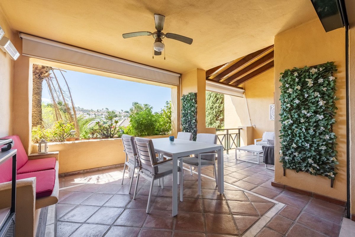 2 Bed Tussenverdieping Appartement in El Paraiso in El Paraiso, 