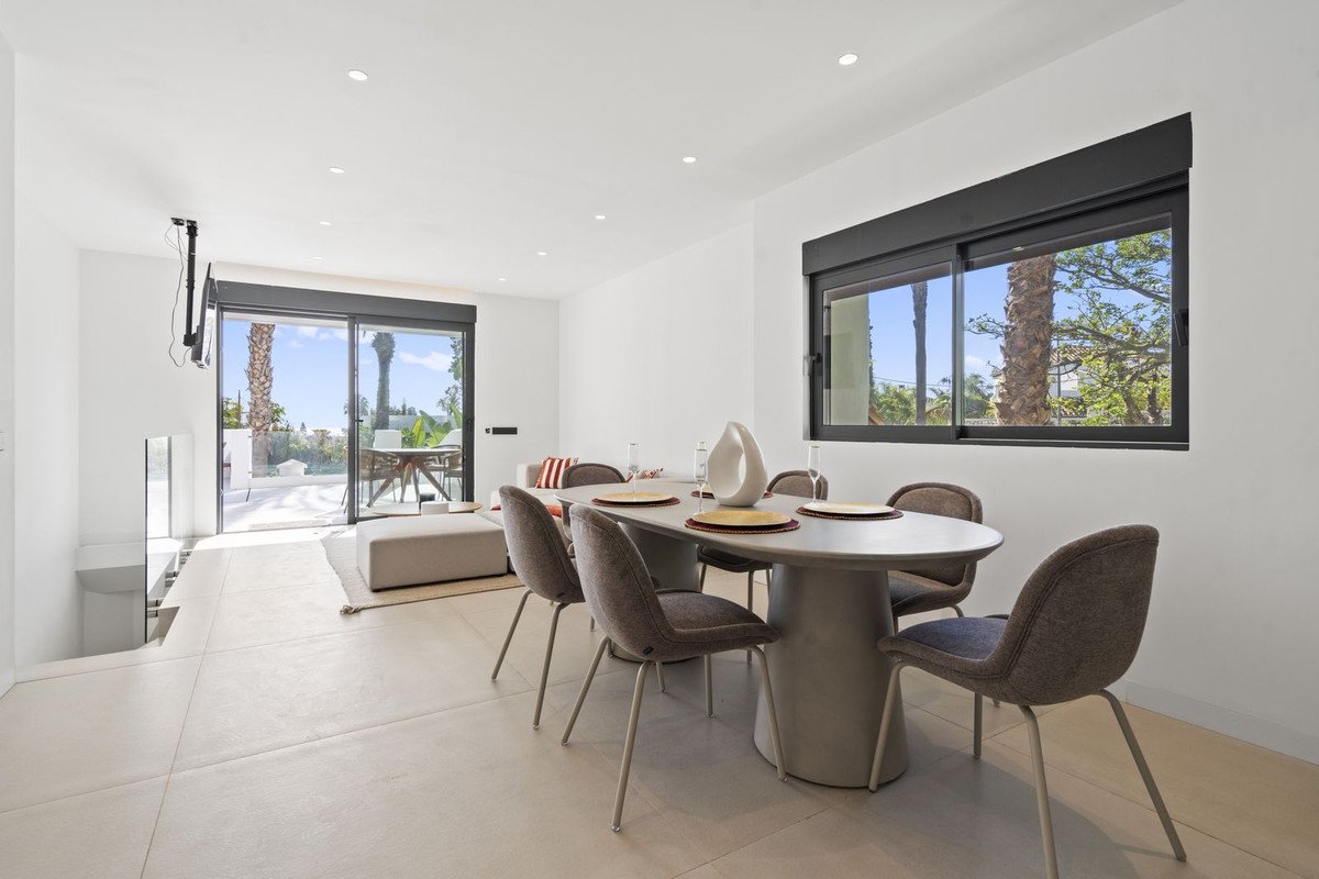 4 Bed Penthouse Duplex in El Paraiso in El Paraiso, 