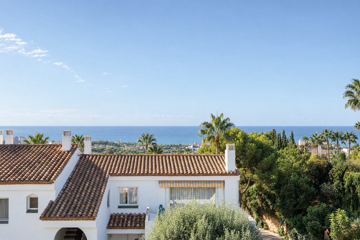 2 Bed Penthouse in El Paraiso