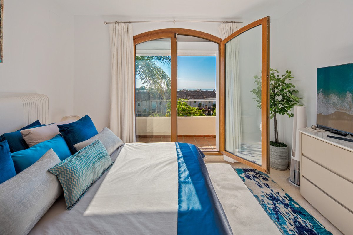 3 Bed Townhouse in El Paraiso