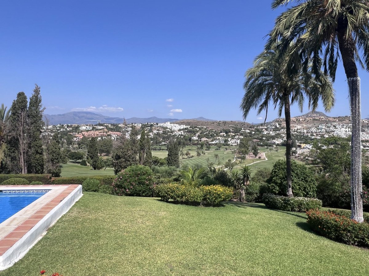 3 Bed Townhouse in El Paraiso in El Paraiso, Townhouse