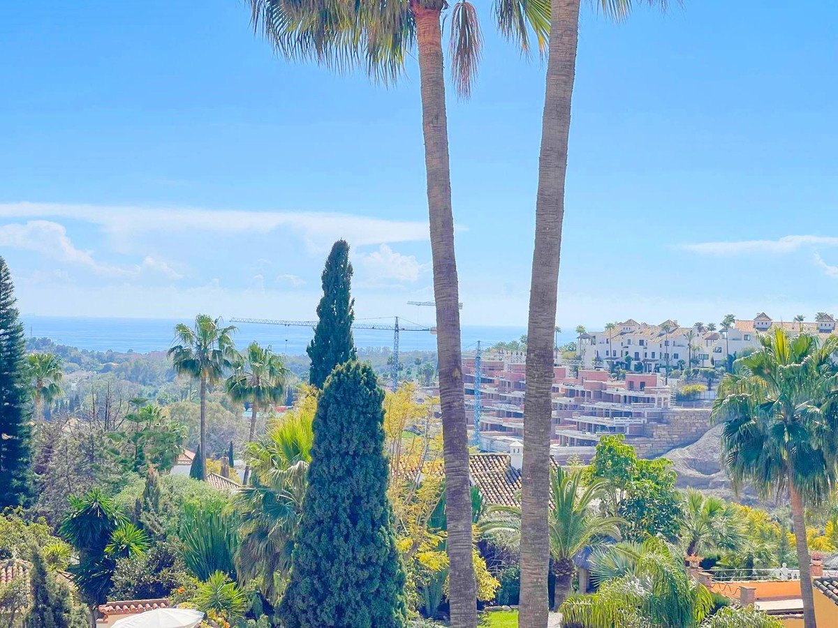 3 Bed بيت مدينة in El Paraiso في El Paraiso, تاون هاوس