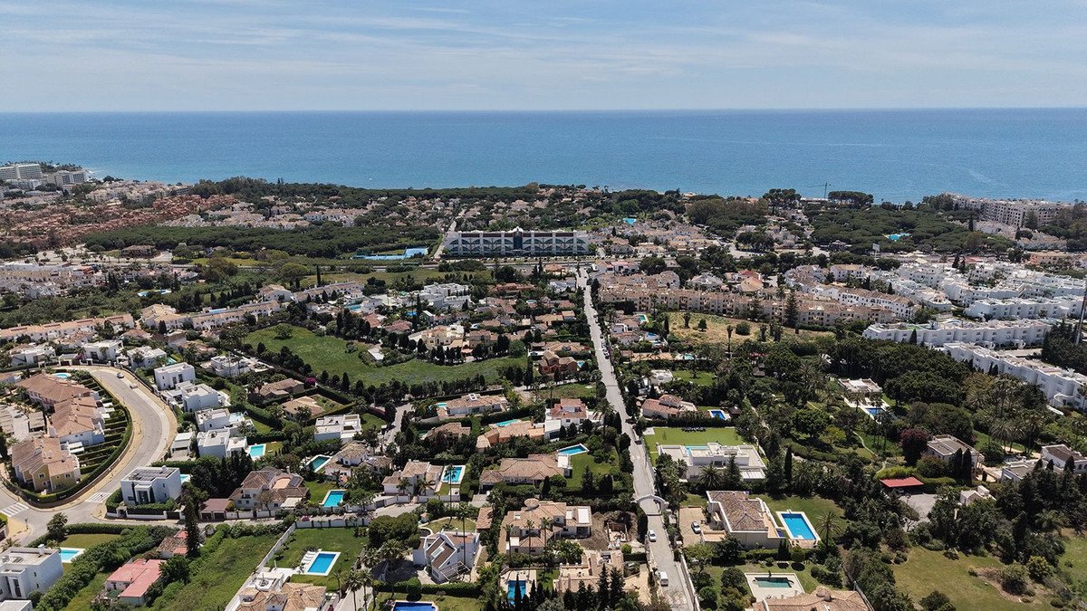 4 Bed فيلا مستقلة in El Paraiso في El Paraiso, 