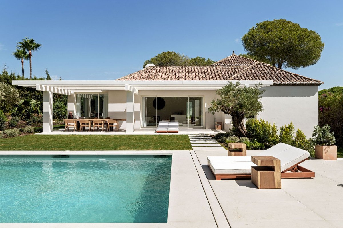 4 Bed Detached Villa in El Paraiso in El Paraiso, Detached Villa