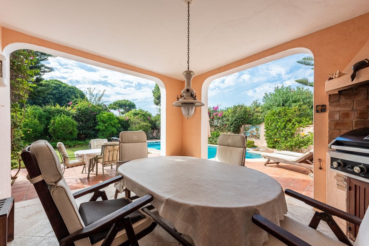 4 Bed Detached Villa in El Paraiso