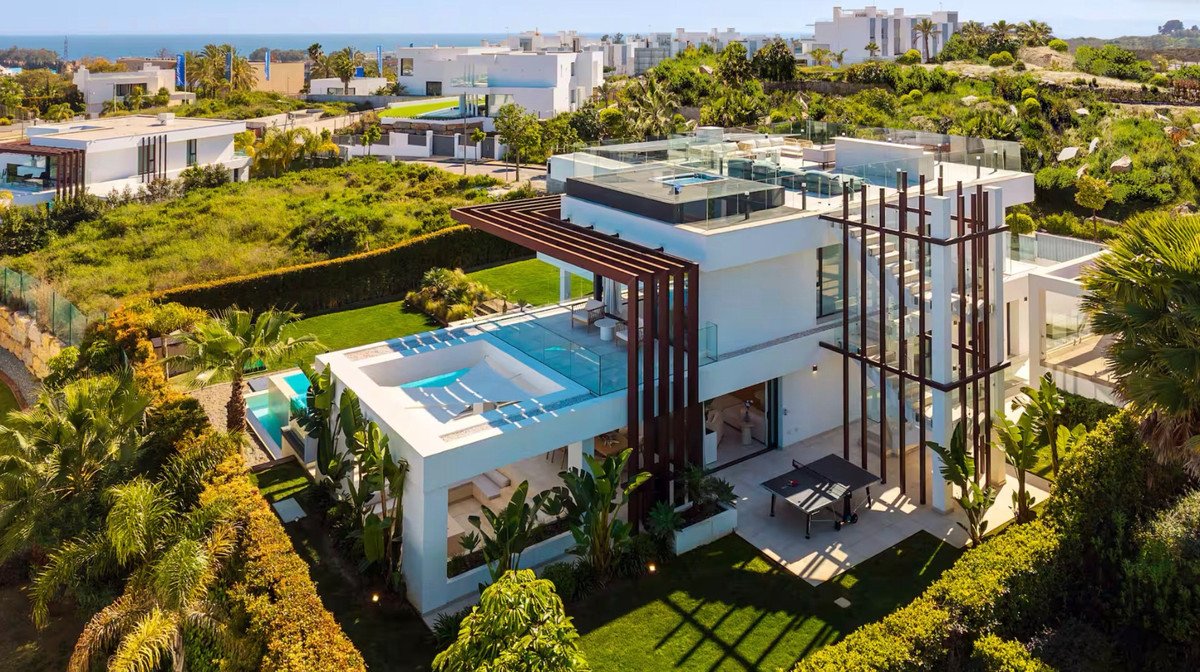 5 Bed فيلا مستقلة in El Paraiso في Los Flamingos, 