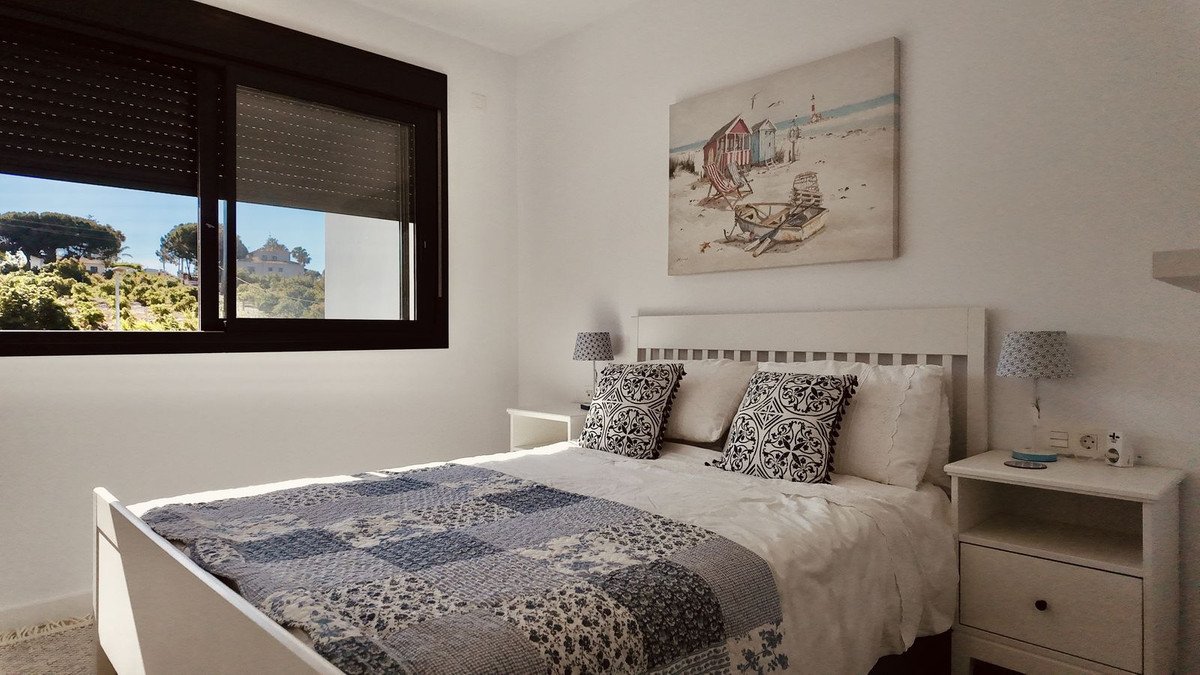 4 Bed Semi-Detached House in New Golden Mile in New Golden Mile, Semi-Detached House