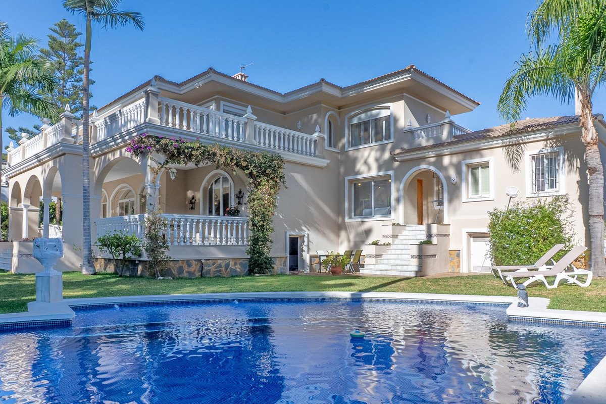 5 Bed فيلا مستقلة in New Golden Mile في New Golden Mile, فيلا منفصلة