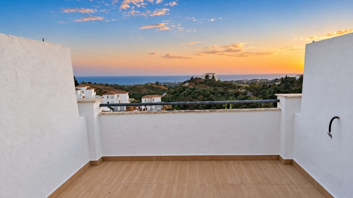 1 Bed Penthouse Duplex in Estepona