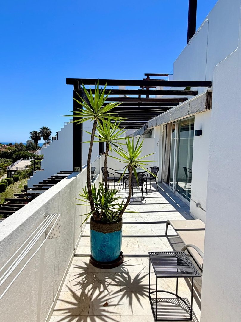 3 Bed بنتهاوس Duplex in Málaga في Estepona, 