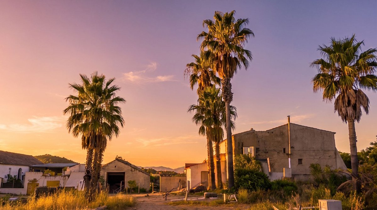 Land in Estepona in Estepona, Land