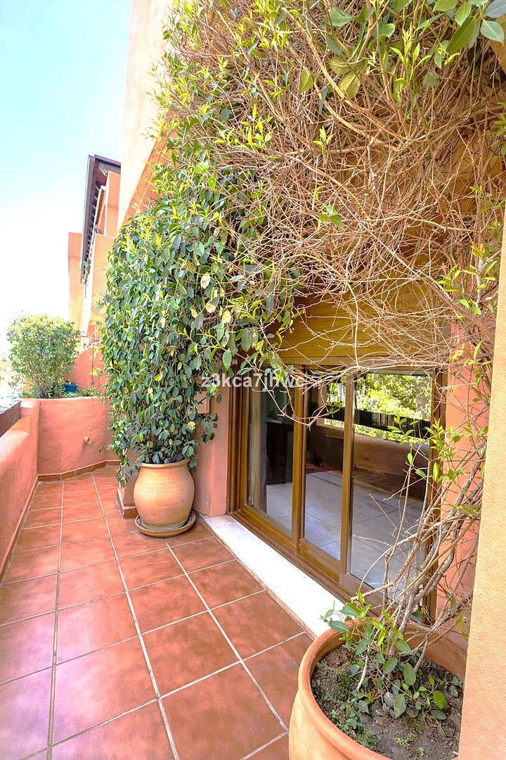 1 Bed Tussenverdieping Appartement in Estepona in Estepona, 