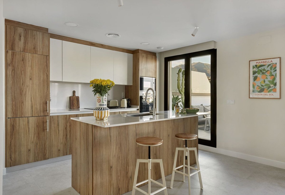 3 Bed شقة في الطابق الأوسط in Estepona في Estepona, شقة