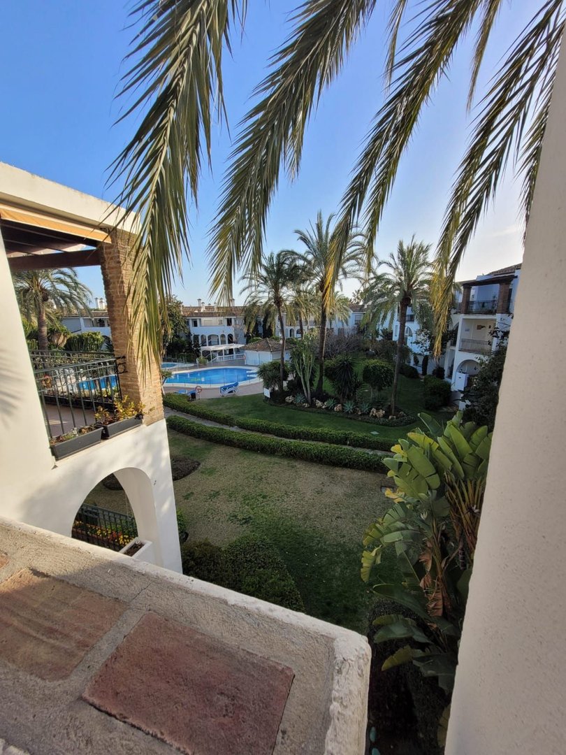 3 Bed Tussenverdieping Appartement in Estepona in Estepona, 