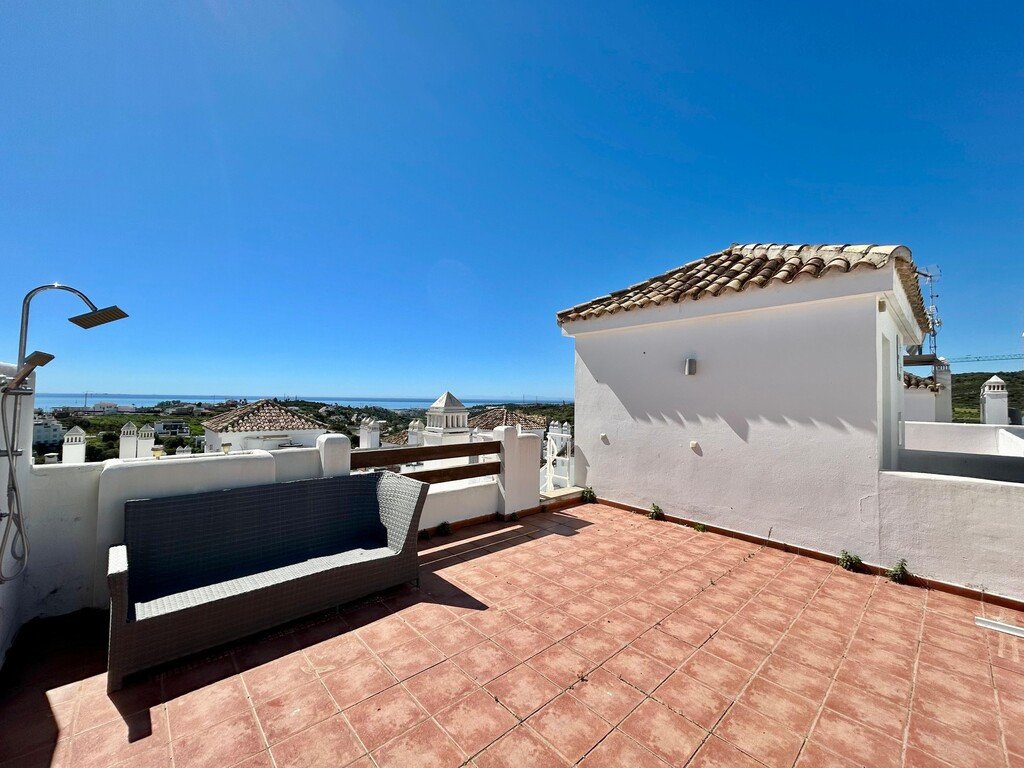 2 Bed पेंटहाउस Duplex in Estepona में Estepona, 
