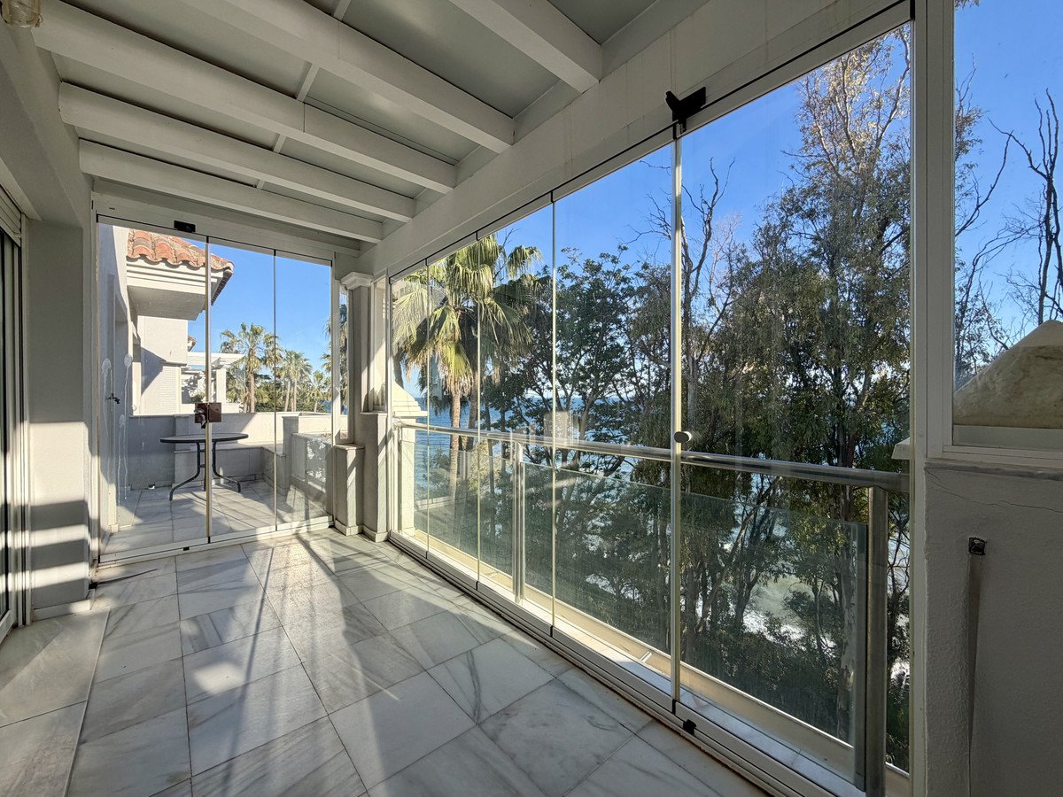 2 Bed بنتهاوس Duplex in Estepona في Estepona, 