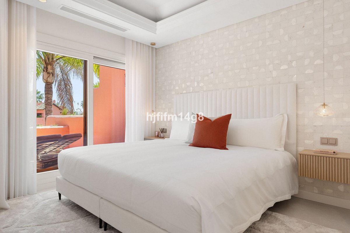 3 Bed بنتهاوس Duplex in Estepona في Estepona, 