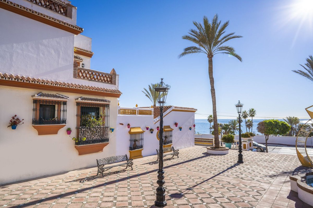 3 Bed Penthouse in Estepona in Estepona, 