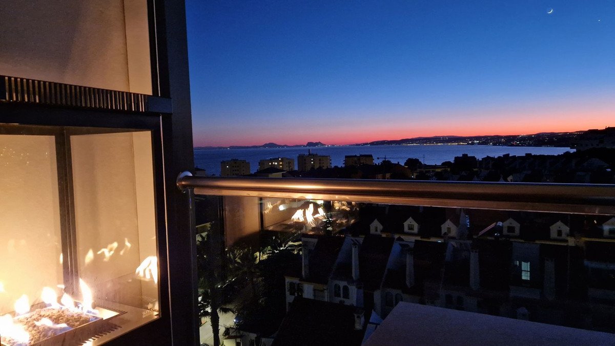 24 photo