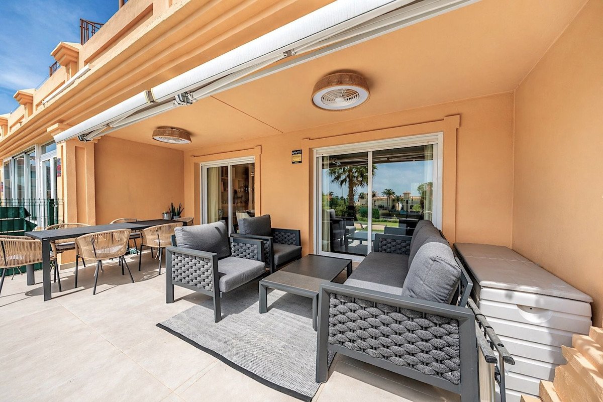 3 Bed Rijtjeshuis in Estepona in Estepona, 