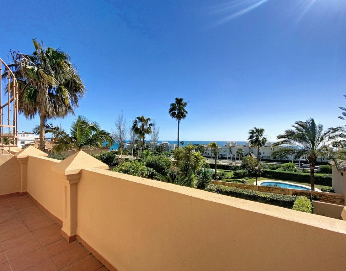 3 Bed Rijtjeshuis in Estepona in Estepona, 
