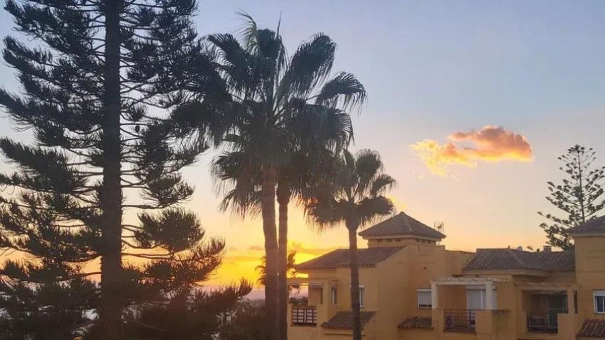4 Bed Rijtjeshuis in Estepona in Estepona, 