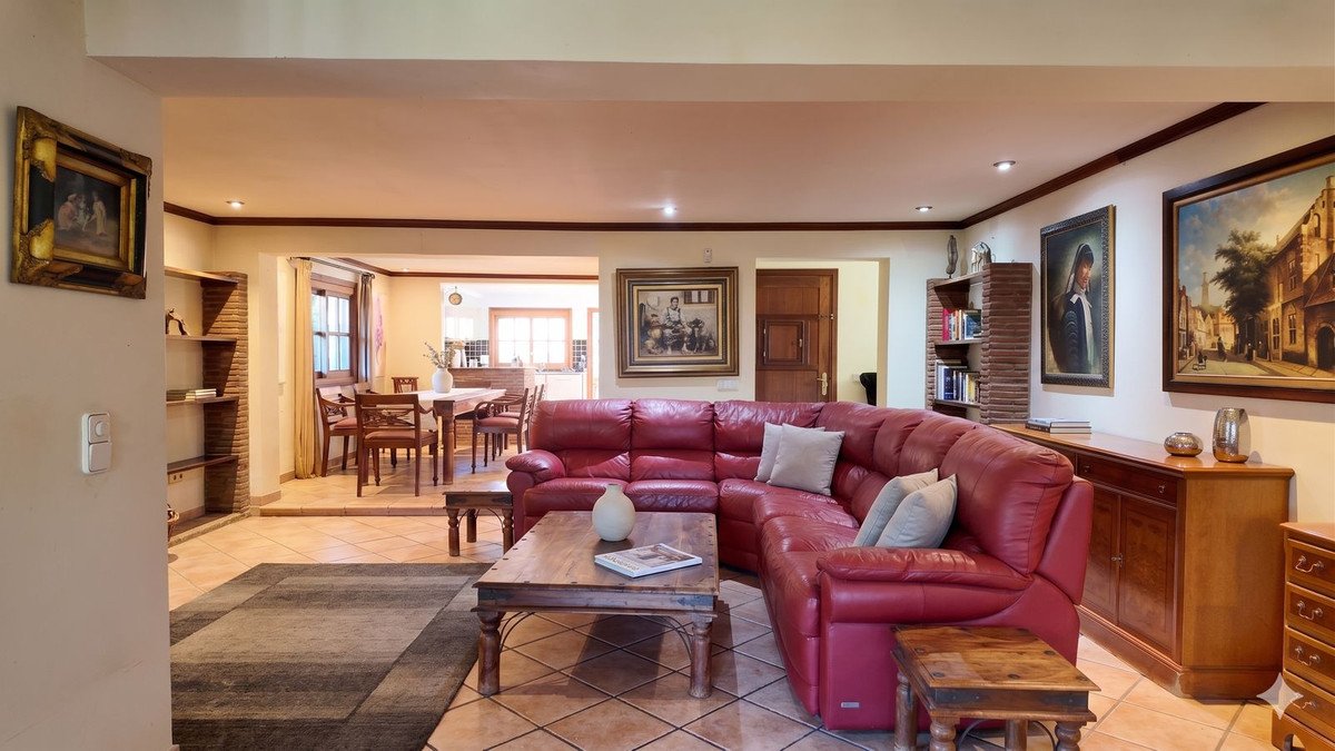 3 Bed فيلا مستقلة in Estepona في Estepona, 