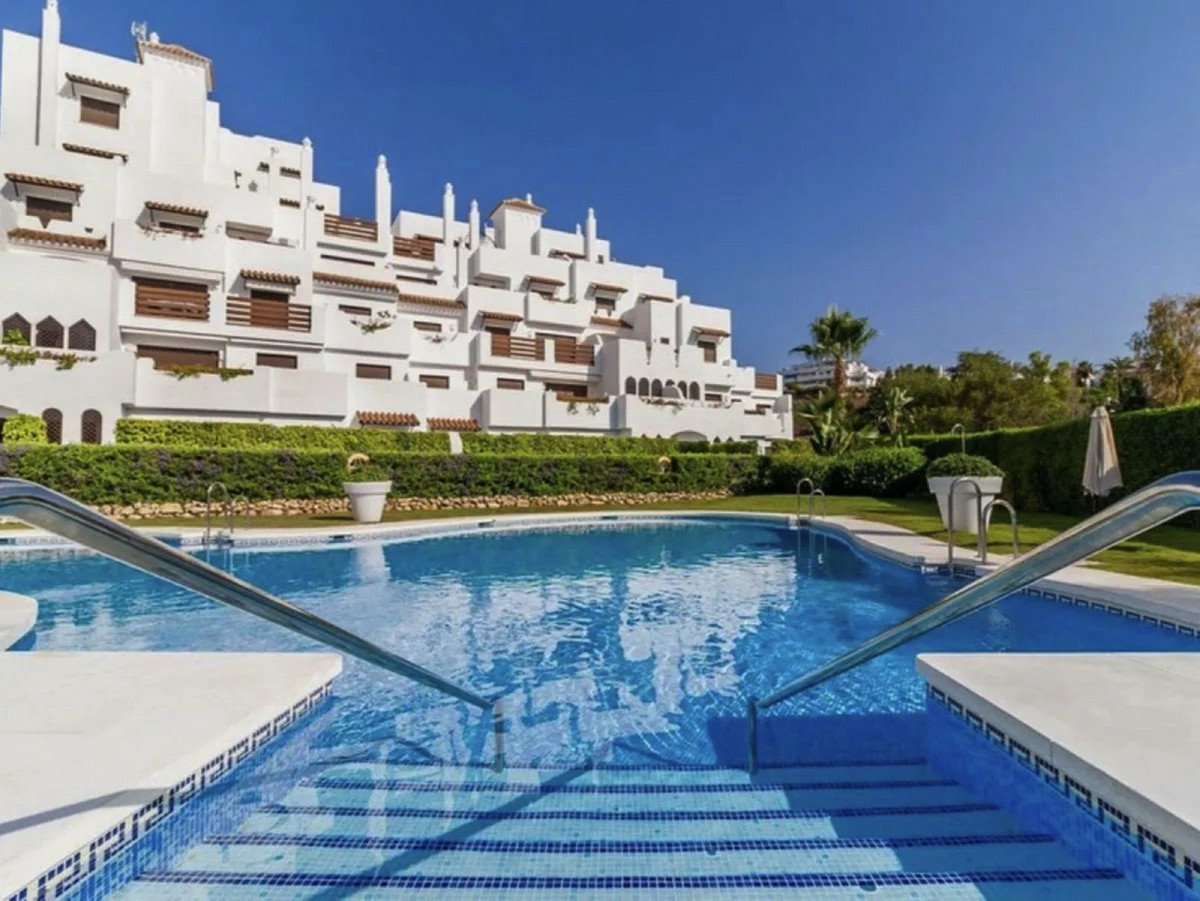1 Bed Ground Floor Apartment in Selwo in Selwo, Apartment
