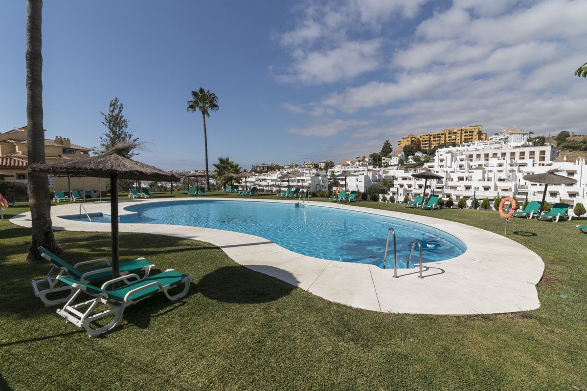 2 Bed شقة في الطابق الأوسط in Selwo في Selwo, شقة