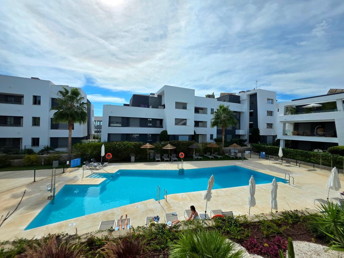 2 Bed Ground Floor Apartment in Selwo