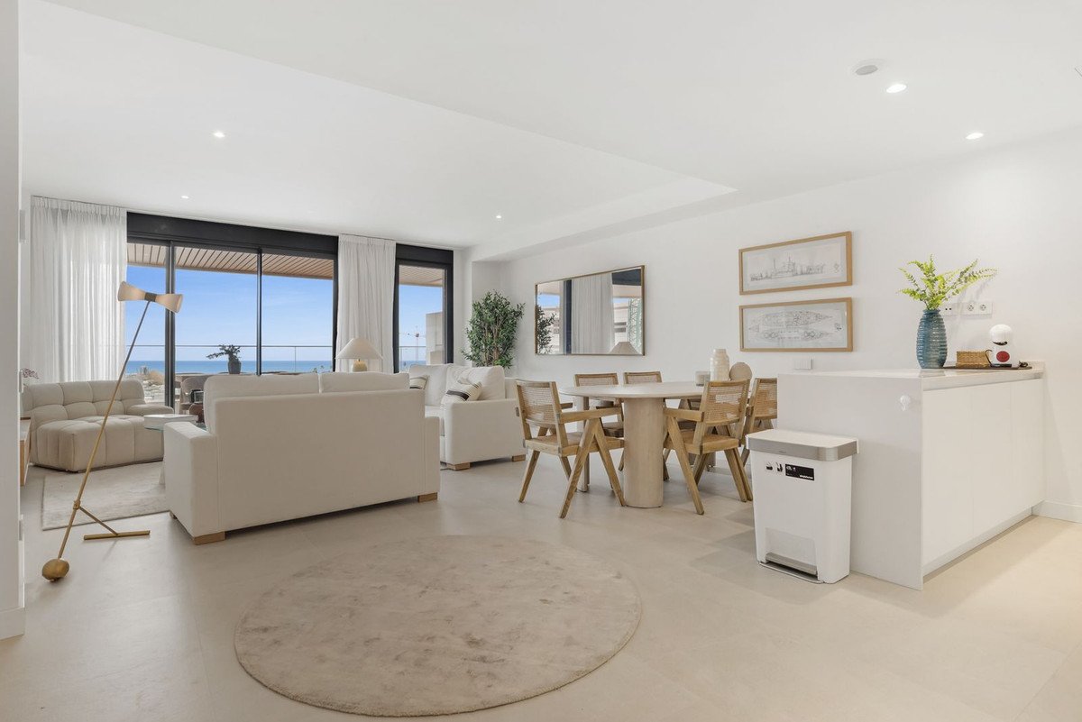 2 Bed Middle Floor Apartment in Selwo in Selwo, Apartment